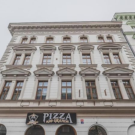 Carolina'S Yoga Apartment Hradec Králové Eksteriør bilde