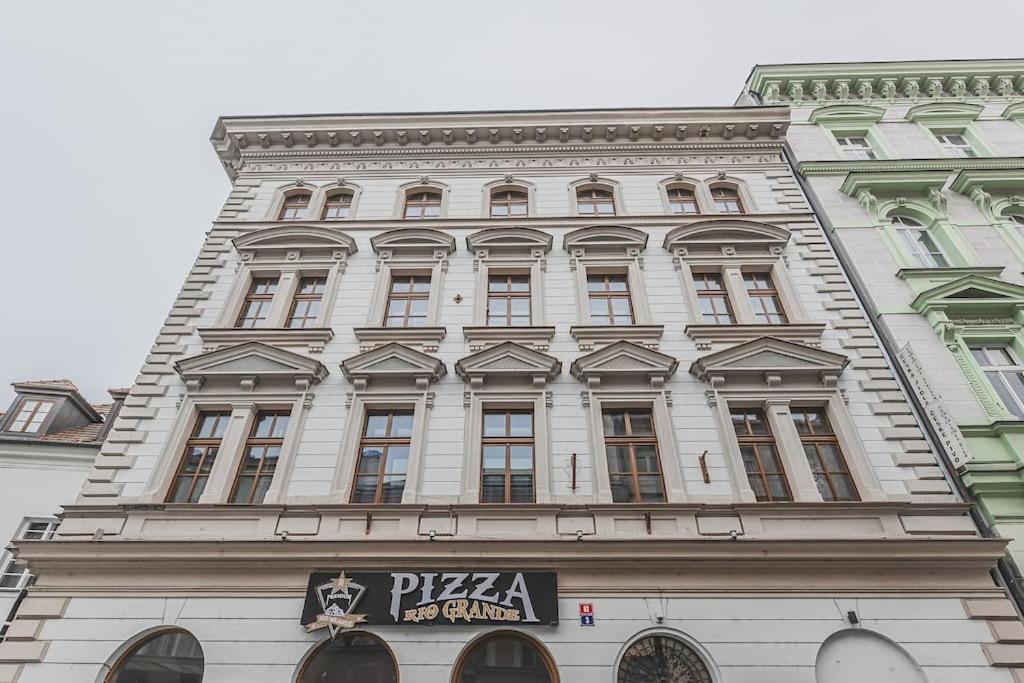 Carolina'S Yoga Apartment Hradec Králové Eksteriør bilde