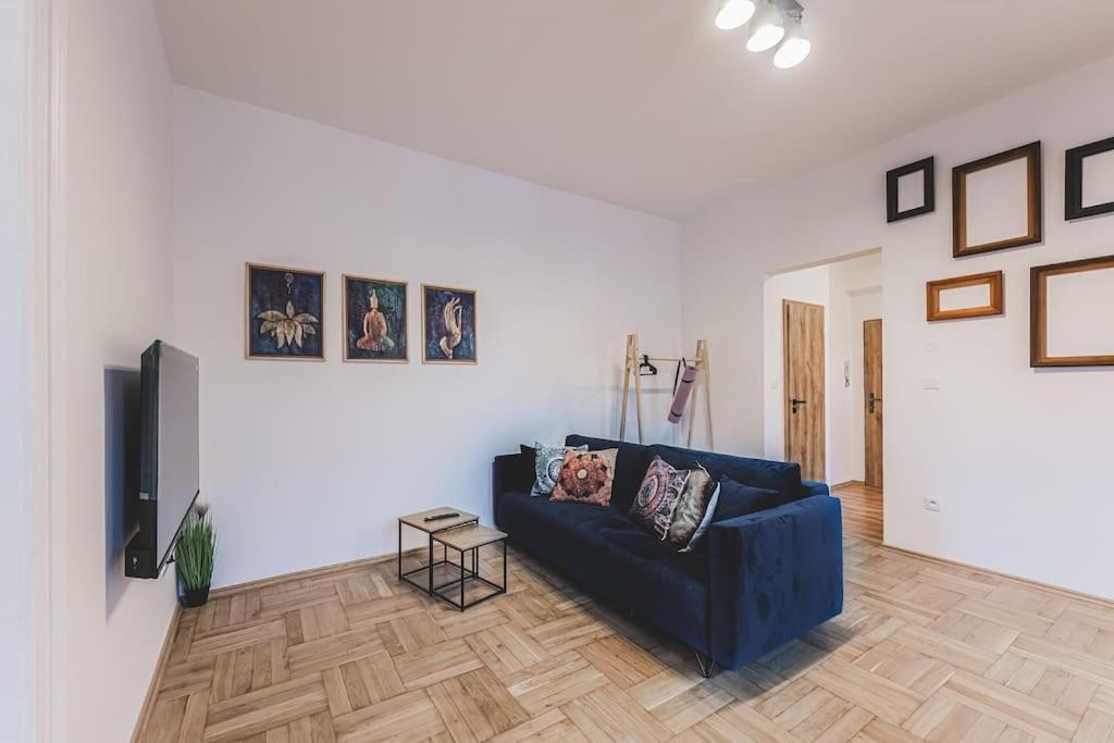 Carolina'S Yoga Apartment Hradec Králové Eksteriør bilde