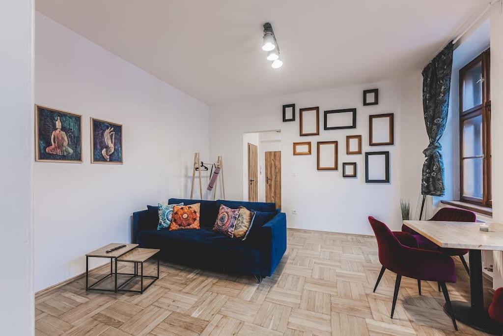Carolina'S Yoga Apartment Hradec Králové Eksteriør bilde